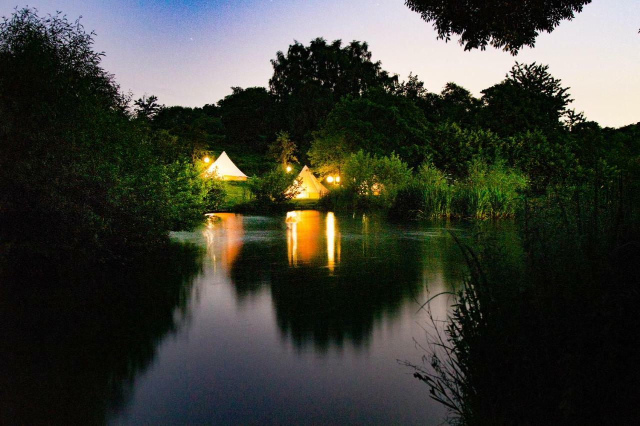 Lloyds Meadow Glamping Hotell Chester Exteriör bild