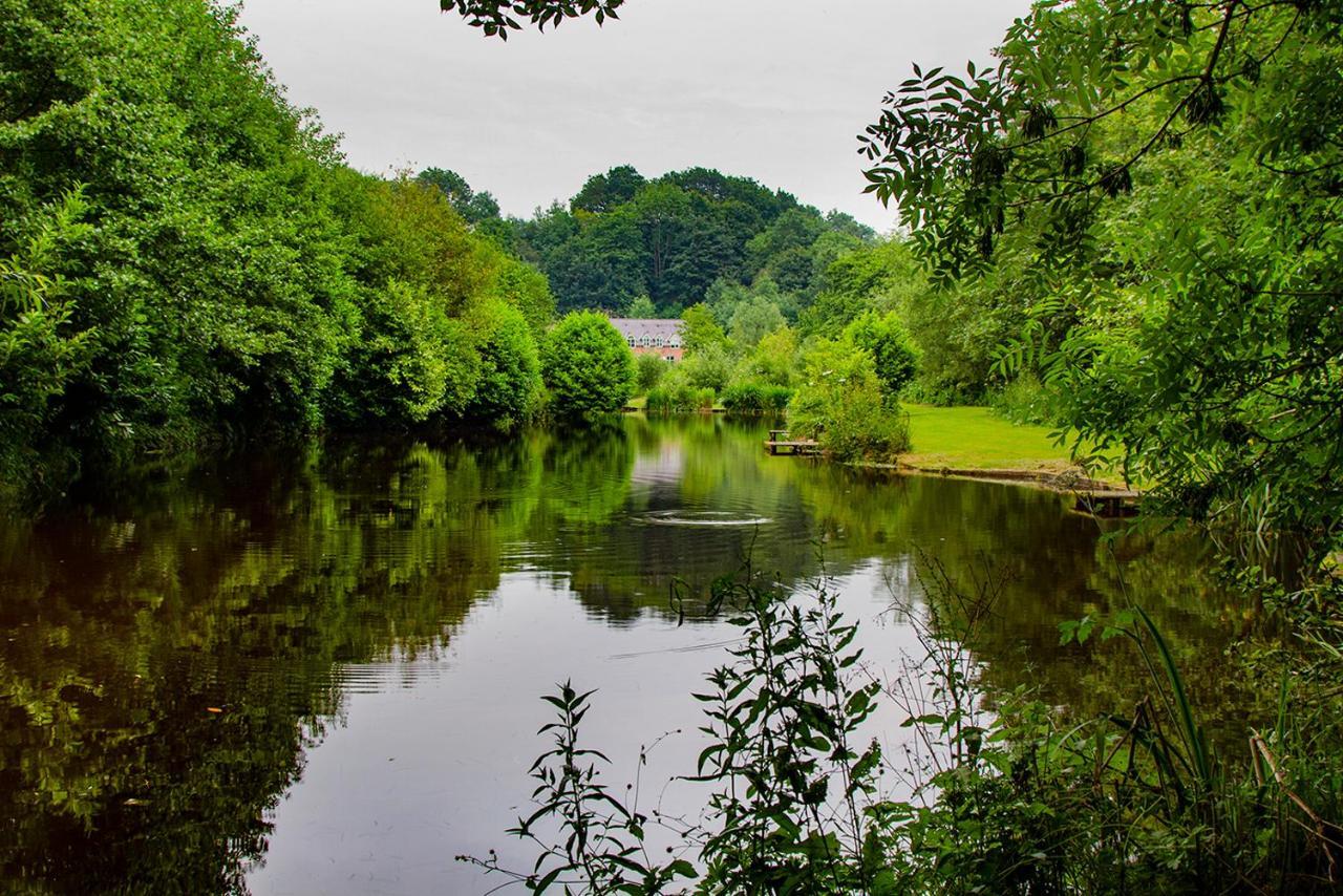 Lloyds Meadow Glamping Hotell Chester Exteriör bild
